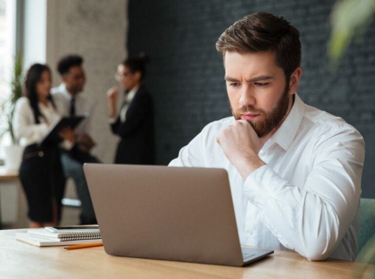 Zero-Balance Account vs Regular Savings Account