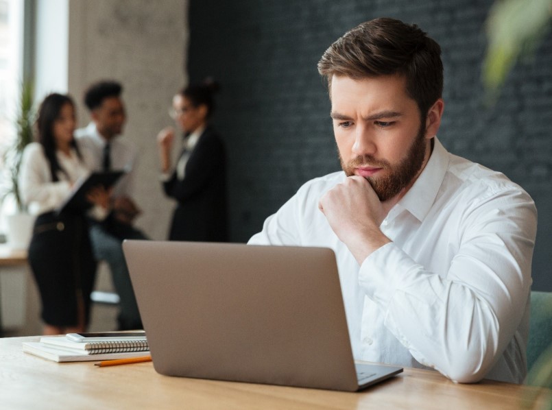 Zero-Balance Account vs Regular Savings Account